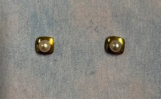 Pendientes oro 18k  recién nacida 1 (el par 80€)