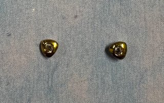Pendientes oro 18k  recién nacida 1 (el par 80€)