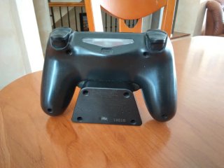 Soporte y Mando PS4 Decorativo