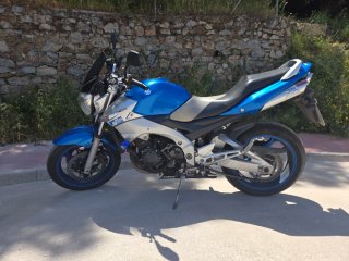 Suzuki GSR Naked Azul/Plata