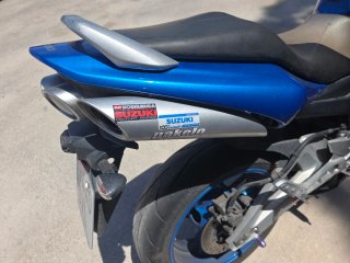 Suzuki GSR Naked Azul/Plata