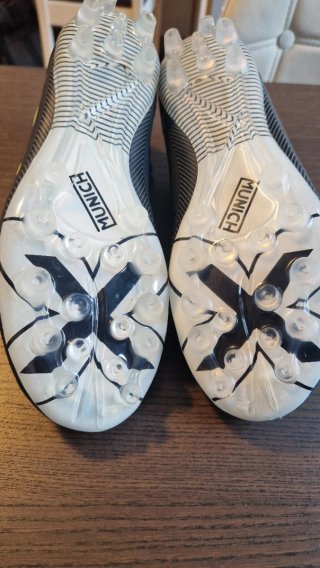 Botas de fútbol Munich Talla 38. A estrenar.