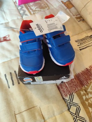 Tenis Adidas Niños Azul y Rojo número 21