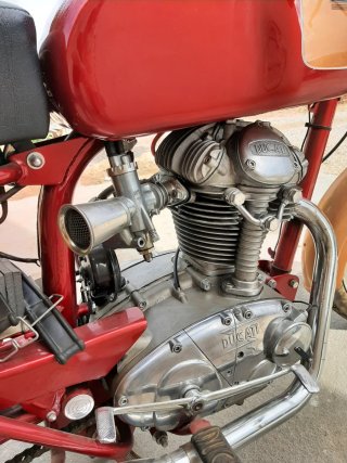 Ducati 175 TS Mototrans clásica Restauración compl