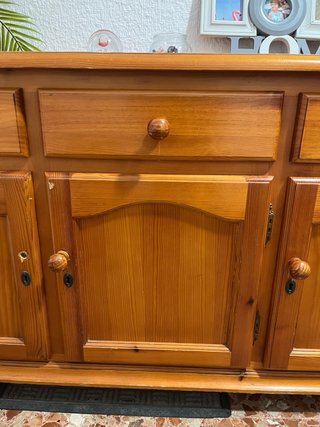 Mueble entrada con 3 cajones y 3 amsrios con llave
