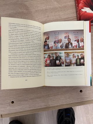 Libro sobre la roja