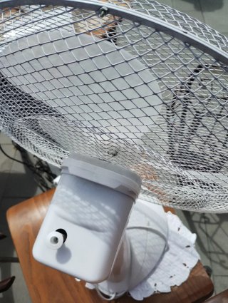 Ventilatore da tavolo bianco