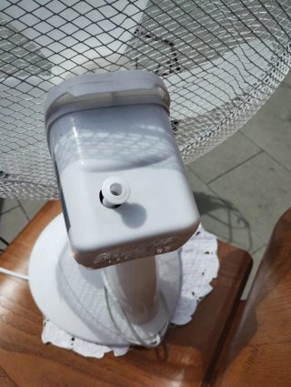 Ventilatore da tavolo bianco