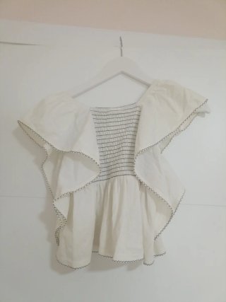 Blusa niña blanca con volantes