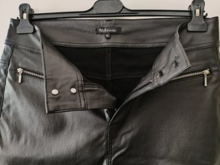 Pantalón polipiel negro