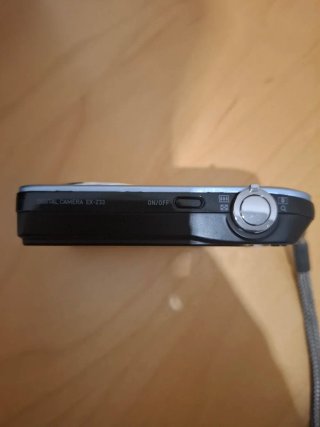 Casio Exilim 10.1 MP Fotocamera Digitale Argento