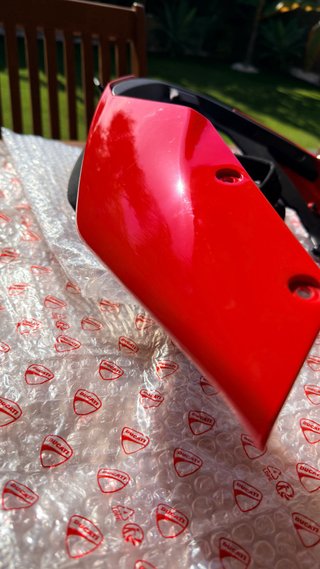 Colin asiento Ducati Streetfighter rojo 2025