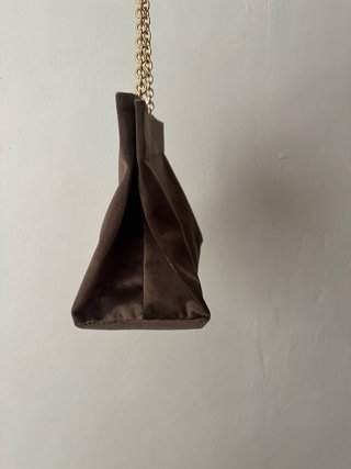 Borsa Ricci marrone con catena oro
