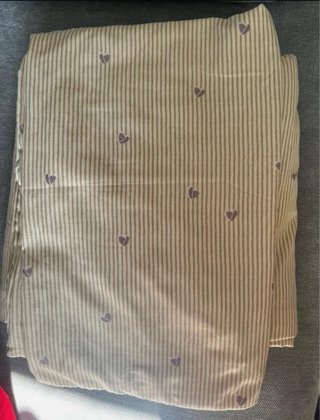 Funda nórdica beige con estampado de corazones