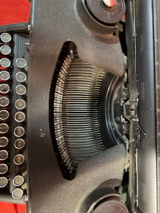 Máquina de escribir Hispano Olivetti M40, años 30