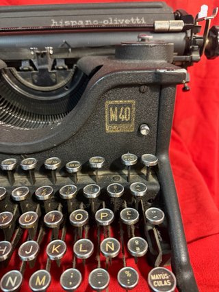 Máquina de escribir Hispano Olivetti M40, años 30