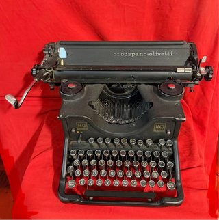 Máquina de escribir Hispano Olivetti M40, años 30