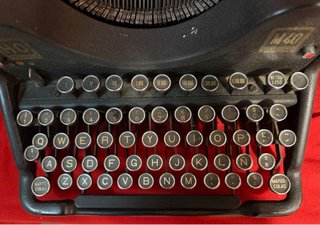 Máquina de escribir Hispano Olivetti M40, años 30