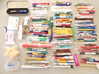 LOTE DE 111 ELEMENTOS ESCRITORIO: BOLÍGRAFOS PUBLI