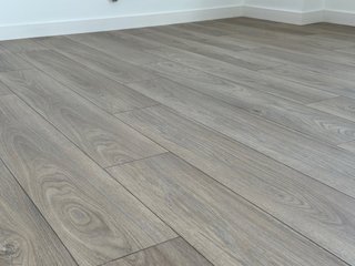 Suelo laminado Hausal roble oscuro