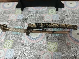 Expositor y 3 espadas Samurai decoración