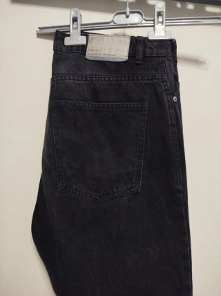 Pantalón vaquero negro