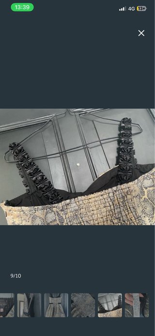 Vestido de fiesta dorado y negro