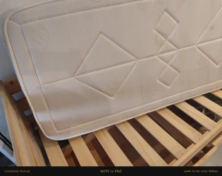 Cama de madera con 2 cajones