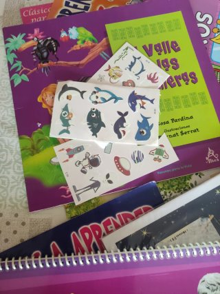 Lotes cuentos, cuadernos, manualidades...