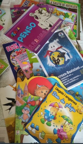 Lotes cuentos, cuadernos, manualidades...