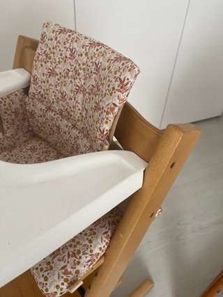 Trona Stokke in legno con Baby Set e vassoio