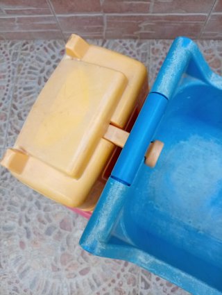 2 Camiones de Juguete, no se envía por Impost