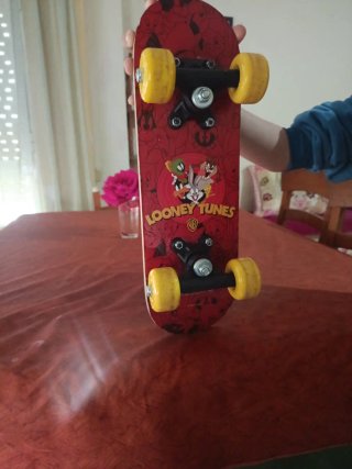 Monopatín Skate Negro Ruedas Amarillas