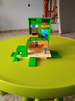 Figura Minecraft Tortuga y Personaje