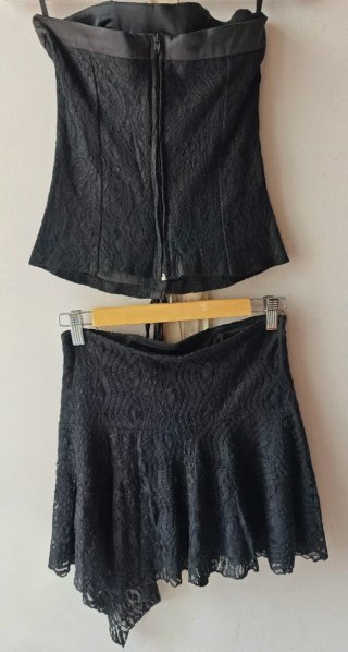 Conjunto Corsé y Falda Encaje Negro