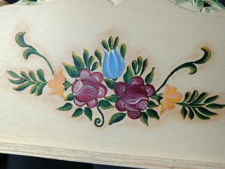 REVISTERO MADERA PINTADO A MANO
