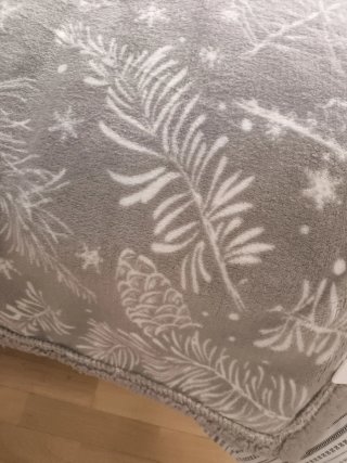 Manta polar individual con estampado de piñas