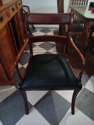 2 Sillas de despacho madera y cuero