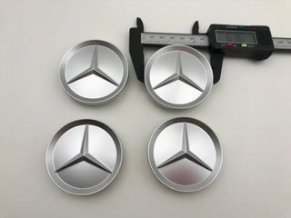 4 CENTROS DE RUEDA MERCEDES PLATA 64MM