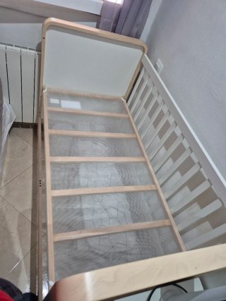 Cuna de bebé madera y blanca