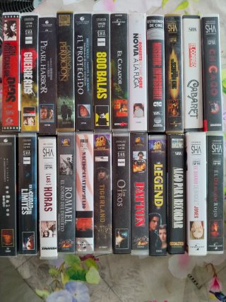 Lote 82 películas VHS diferentes títulos y géneros