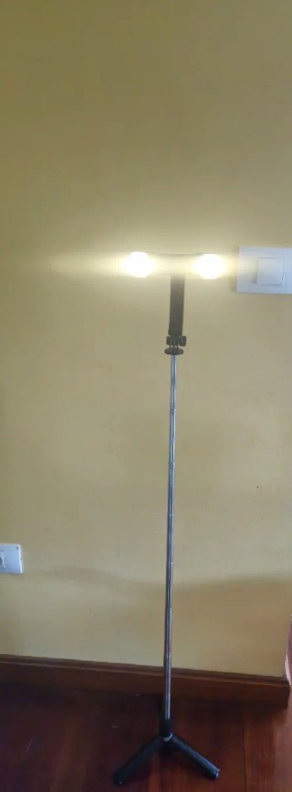 Treppiede mobile con luce LED