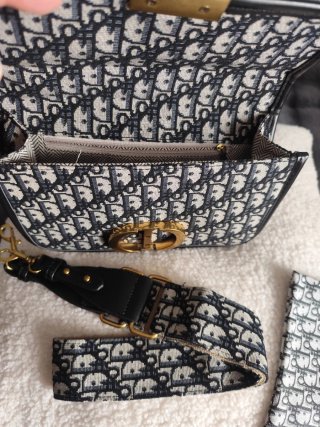 Bolso beige y negro