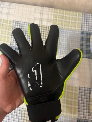 Guantes de portero rinat turf talla 10