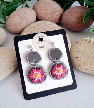 Pendientes artesanales flor rosa y gris