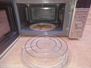 Horno Microondas Taurus 900W