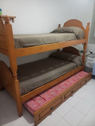 Litera con cama nido. Colchones incluidos.