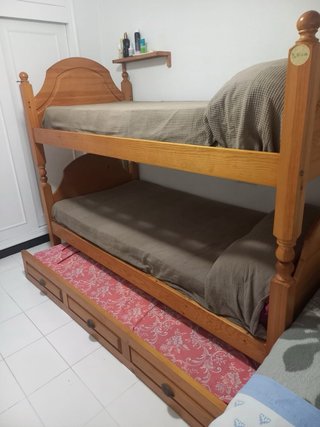 Litera con cama nido. Colchones incluidos.