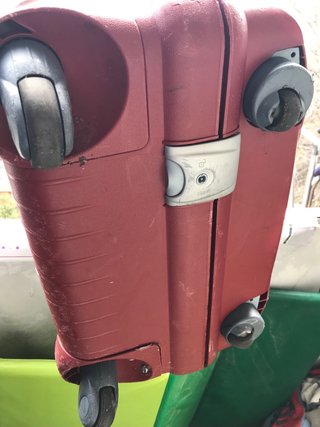 Maleta Roncato grande 4 ruedas 23 kg NO NEGOCIABLE
