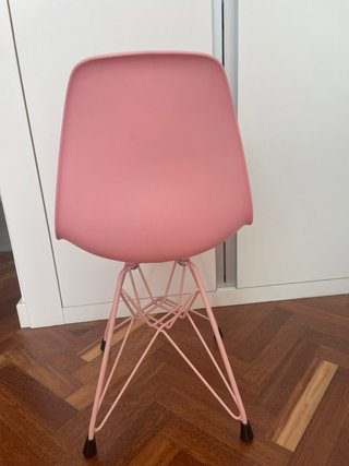 Silla infantil rosa como NUEVA